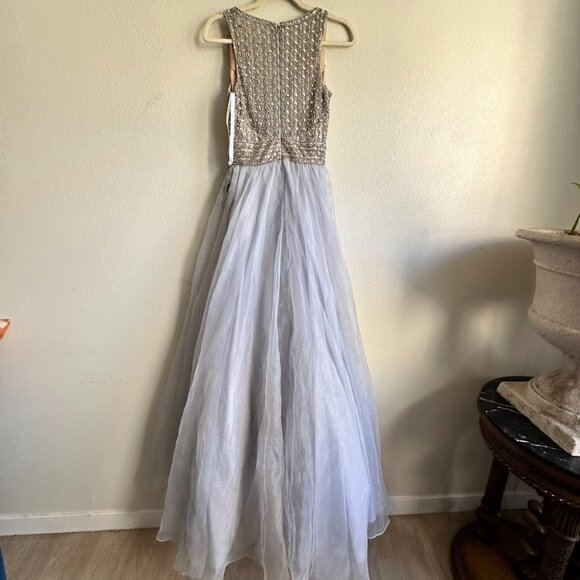 Terani Couture  Embellished Deep V-neck Ballgown size 4 - Picture 7 of 12